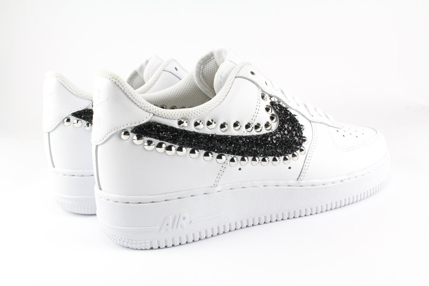 Nike air force nere on sale borchie